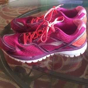 Brooks Ghost size 11